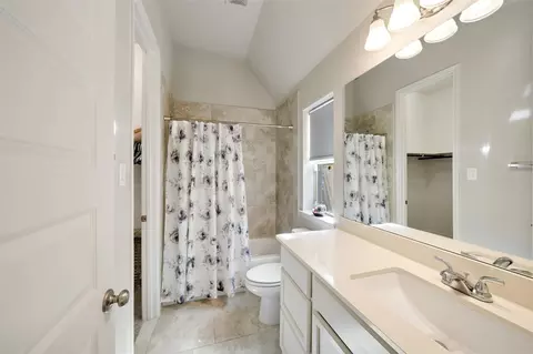 Bath - 212 Trillium Park Loop, Conroe, TX 77304 photo 1 of 4