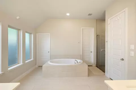 Bath - 212 Trillium Park Loop, Conroe, TX 77304 photo 2 of 4