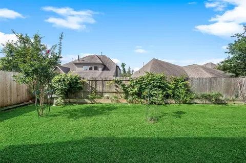 Exterior - 212 Trillium Park Loop, Conroe, TX 77304 photo 4 of 9