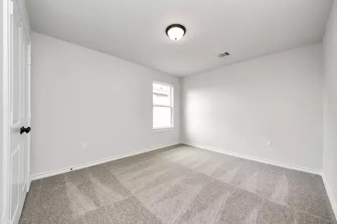 Bedroom - 18745 Loom Dr, Conroe, TX 77306 photo 5 of 10