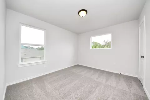 Bedroom - 18745 Loom Dr, Conroe, TX 77306 photo 8 of 10