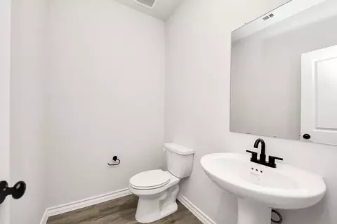 Bath - 18745 Loom Dr, Conroe, TX 77306 photo 1 of 3