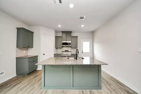 Kitchen - 18745 Loom Dr, Conroe, TX 77306 photo 1 of 5