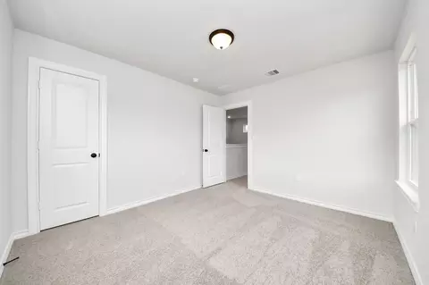 Bedroom - 18745 Loom Dr, Conroe, TX 77306 photo 9 of 10