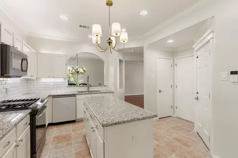 Kitchen - 30918 Trinket Dr, Spring, TX 77386 photo 3 of 4