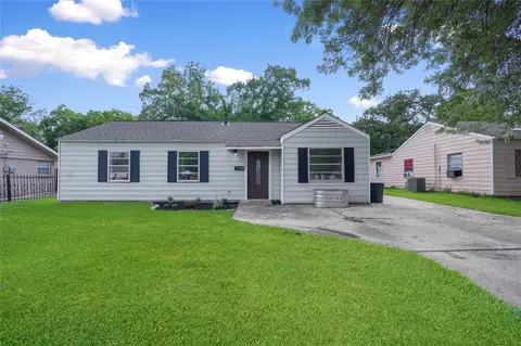 1722 Caspersen Dr, Jacinto City, TX 77029