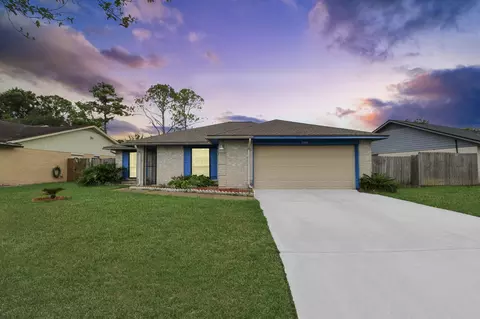 10406 Sagestar Ln, Houston, TX 77089
