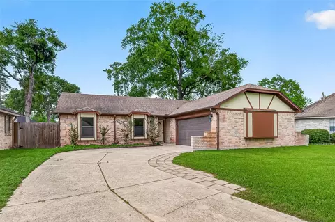 2031 Woodhue Dr, Spring, TX 77386