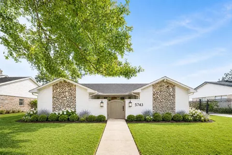 5743 Jason St, Houston, TX 77096