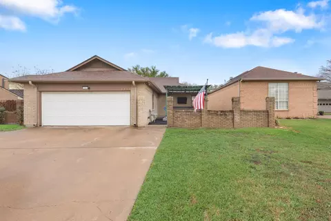 2900 Broadmoor Dr, Bryan, TX 77802