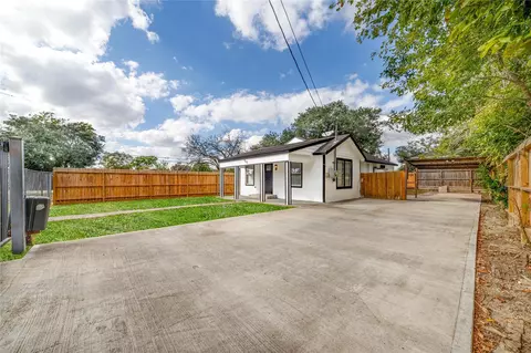 9201 Klondike St, Houston, TX 77075