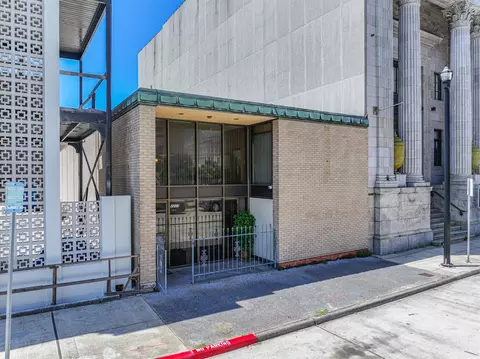 2217 Market St, Galveston, TX 77550