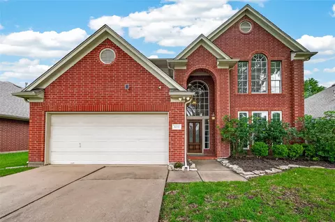 623 Deer Hollow Dr, Sugar Land, TX 77479