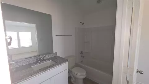Bath - 10481 Sugar Mill Dr, Conroe, TX 77306 photo 2 of 2
