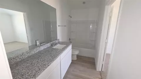 Bath - 10481 Sugar Mill Dr, Conroe, TX 77306 photo 1 of 2