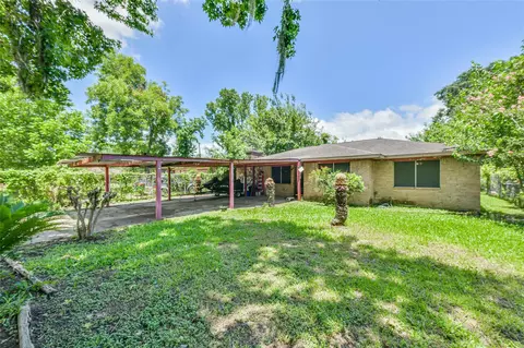 10438 Caxton St, Houston, TX 77016