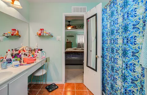 Bath - 747 Cape Cottage Ln, Spring, TX 77373 photo 5 of 5