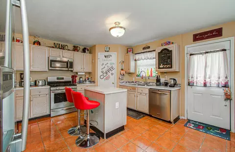 Kitchen - 747 Cape Cottage Ln, Spring, TX 77373 photo 5 of 5