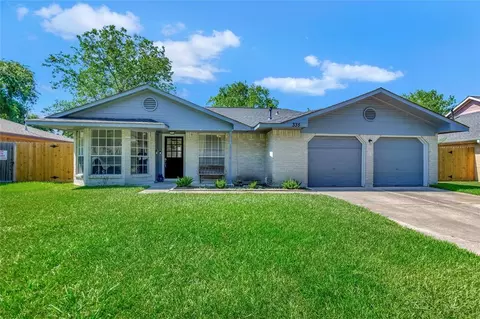 335 Elder Gln, Webster, TX 77598 photo 1