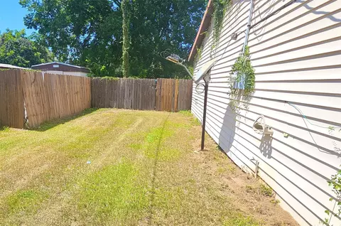 Exterior - 24 Peach St, Lolita, TX 77971 photo 5 of 6