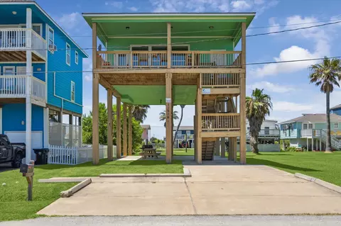 11216 Reagor Way, Galveston, TX 77554