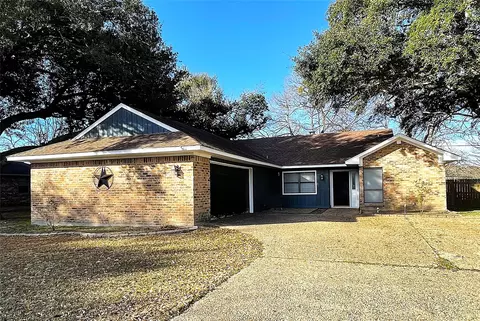 3 Circle Dr, Teague, TX 75860