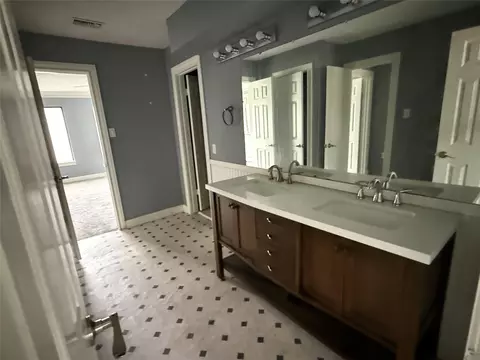 Bath - 8007 Northbridge Cir, Spring, TX 77379 photo 2 of 3
