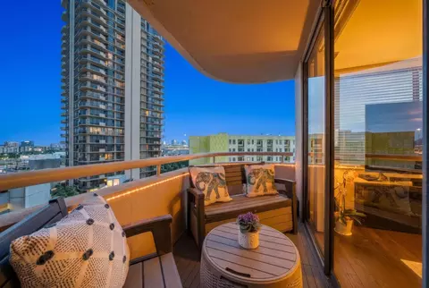 3525 Sage Rd #909, Houston, TX 77056