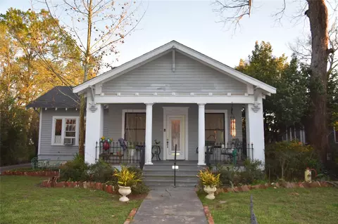 705 E Lamar Ave, Crockett, TX 75835