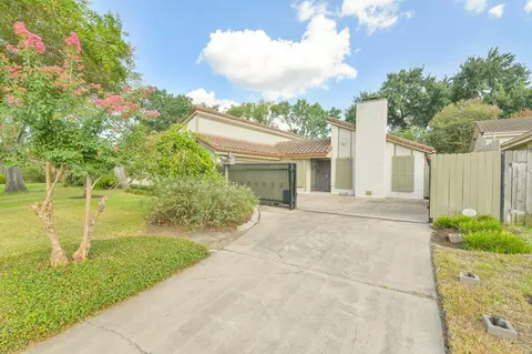6103 Gallant Forest Dr, Houston, TX 77088