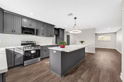 7614 Dixie Dr, Houston, TX 77087