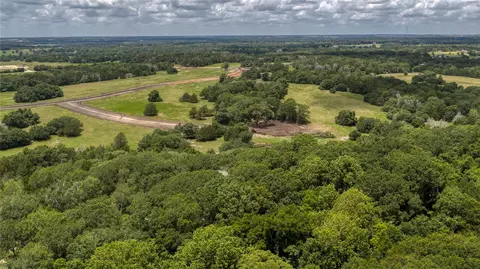 12 Ridgewood Farms Way, Brenham, TX 77833