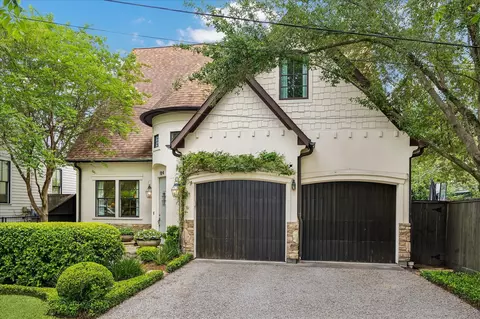 104 Moss St, Houston, TX 77009