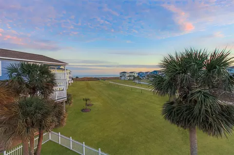 25314 Intrepid Ln, Galveston, TX 77554