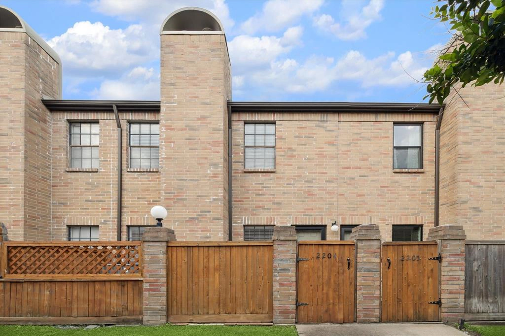 9800 Pagewood Ln Unit 2204