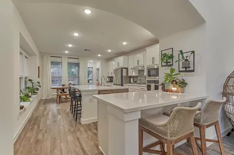 530 W Cascade Heights Dr, Montgomery, TX 77316