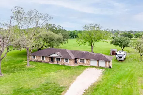 2821 Harkey Rd, Pearland, TX 77584