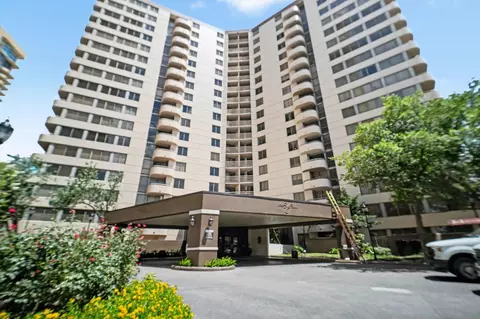 3525 Sage Rd #1110, Houston, TX 77056
