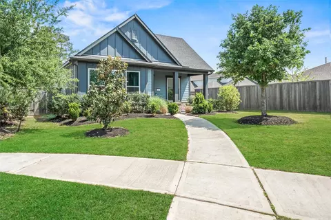 202 Thistle Dr, Montgomery, TX 77316