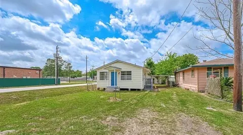 4222 Sevan St, Bacliff, TX 77518