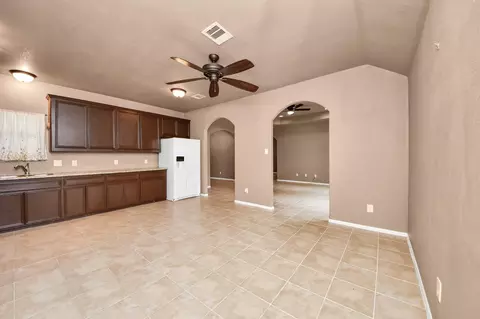Living - 17820 Mcdonald Ct, Conroe, TX 77302 photo 5 of 7