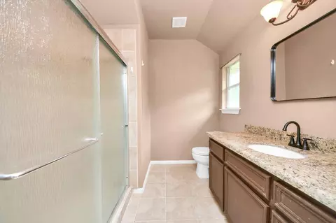 Bath - 17820 Mcdonald Ct, Conroe, TX 77302 photo 1 of 3