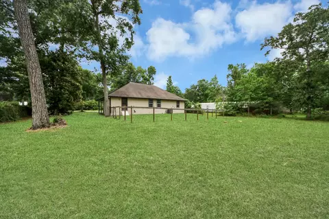 Exterior - 17820 Mcdonald Ct, Conroe, TX 77302 photo 7 of 11