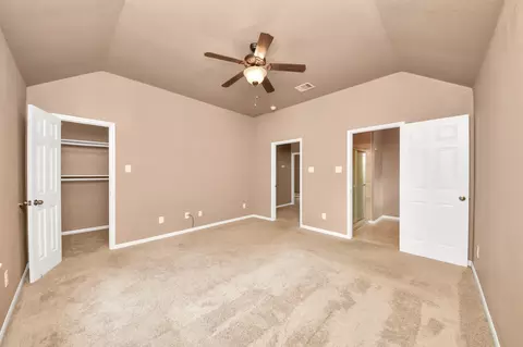 Bedroom - 17820 Mcdonald Ct, Conroe, TX 77302 photo 3 of 9