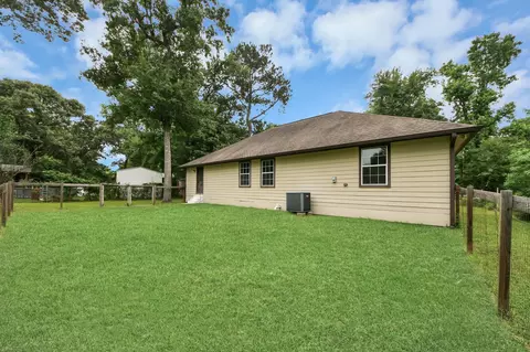 Exterior - 17820 Mcdonald Ct, Conroe, TX 77302 photo 10 of 11
