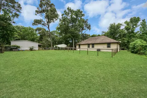 Exterior - 17820 Mcdonald Ct, Conroe, TX 77302 photo 8 of 11