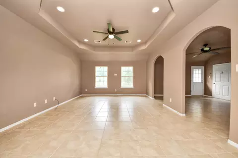 Living - 17820 Mcdonald Ct, Conroe, TX 77302 photo 1 of 7