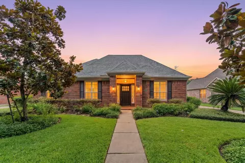 1703 S Medio River Cir, Sugar Land, TX 77478