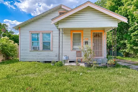 814 Granville Dr, Houston, TX 77091