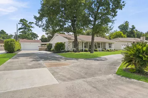 Exterior - 18918 Casper Dr, Spring, TX 77373 photo 3 of 5
